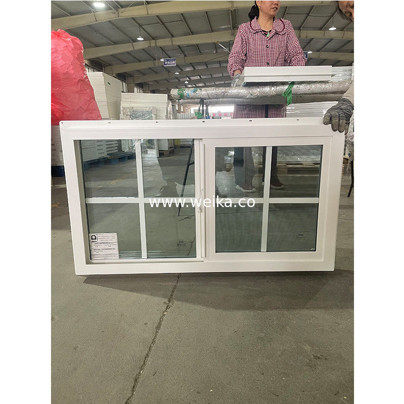 Fenêtre coulissante en UPVC résistant aux moustiques avec maille pour les climats tropicaux personnalisée 30x30 fenêtre coulissante en UPVC pour la ventilation de cuisine compacte