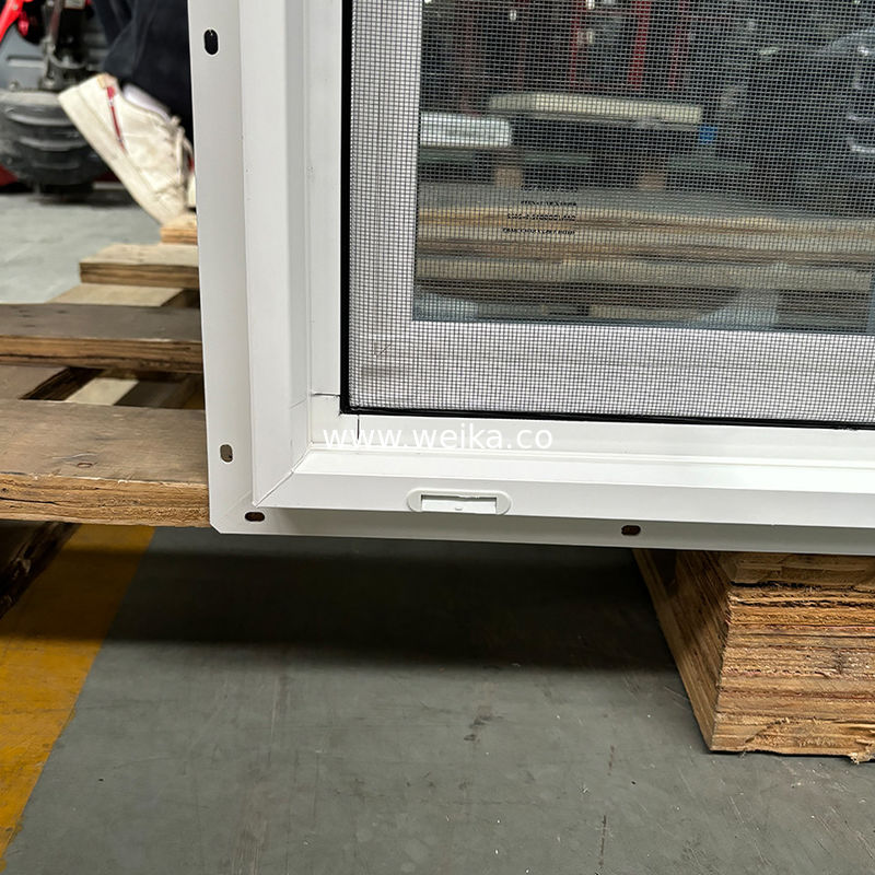Fenêtre coulissante en UPVC à cadre noir mince pour les cloisons de bureaux minimalistes Double vitrage vert teinté fenêtre coulissante en UPVC pour l'efficacité énergétique